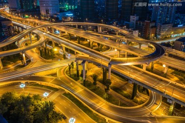 大都市立交桥夜景鸟瞰高清