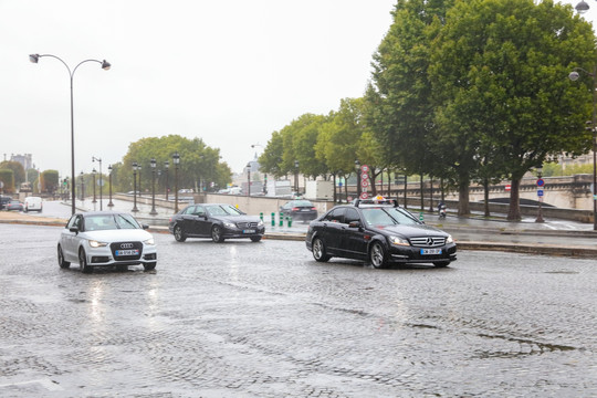 巴黎街景 雨天的巴黎