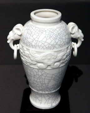 德化瓷开片釉花瓶