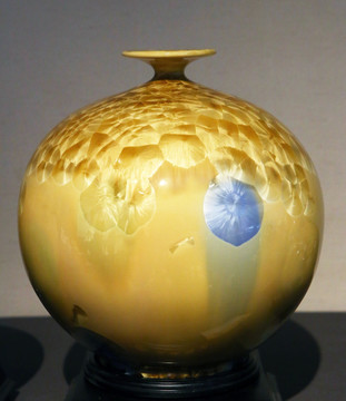 德化瓷花瓶