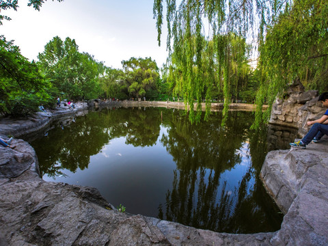 兰州大学湖全景