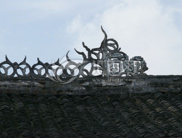 民居房顶上的装饰
