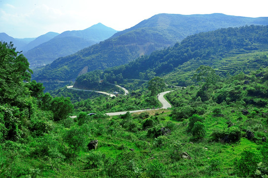 崇山峻岭盘山公路