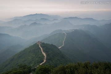 长峪城村明长城 雨雾迷蒙