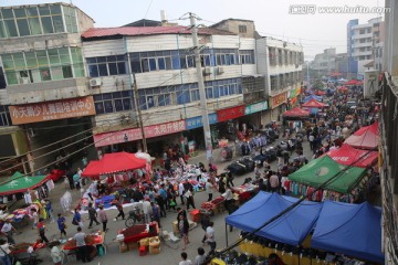 热闹的街市