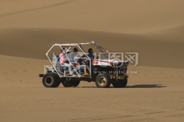 沙漠越野车
