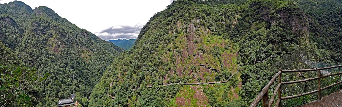 武义牛头山峡谷栈道金锁桥全景