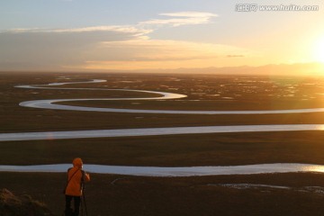 夕阳下的九曲十八弯