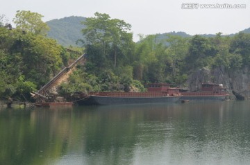 河道采沙船