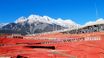 丽江露天剧场 玉龙雪山