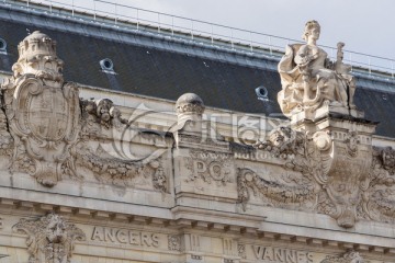 卢浮宫建筑与雕塑
