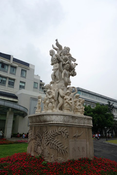 小天使雕像 苏州母子中心