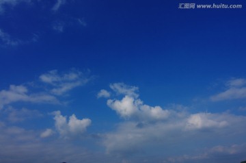 蔚蓝天空