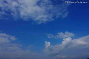 蔚蓝天空