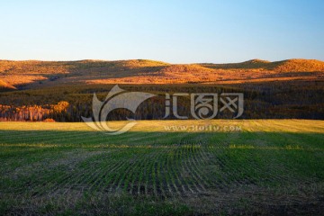 秋天的山林与田野