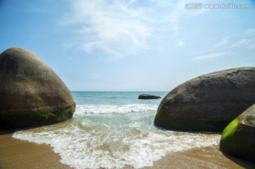 海滩礁石