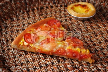 腊肠披萨