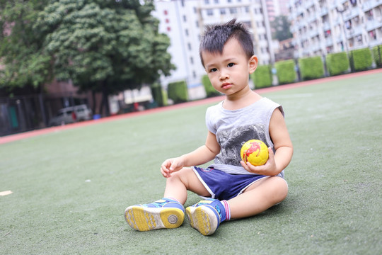 球场上的小孩