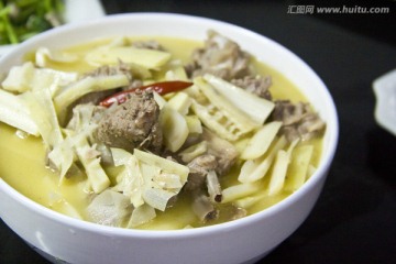 笋干鸭肉煲