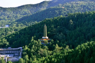 香山琉璃塔