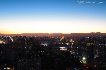 城市夕阳