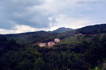 阴雨天的山区