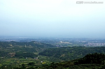 白露山俯瞰青山全景