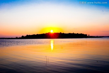 夕阳 湖泊