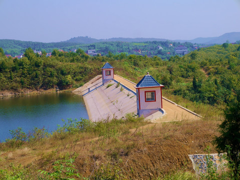 水坝