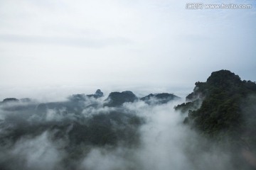 高山 云雾