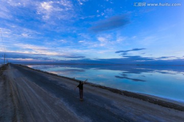 青海格尔木察尔汗盐湖