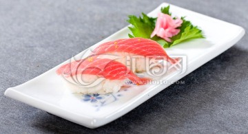 金枪鱼寿司1