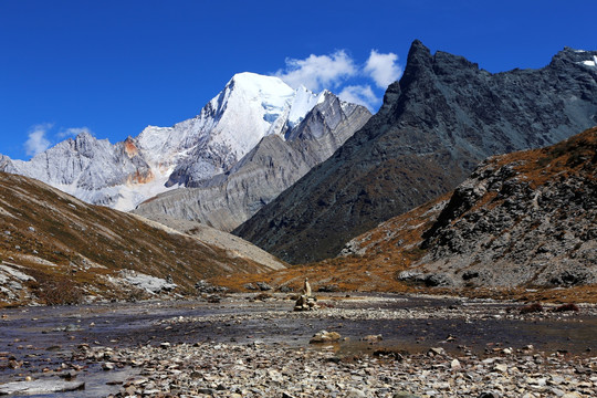 高原山峦风光