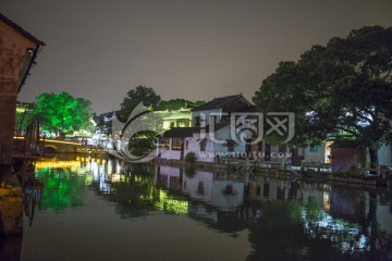 水乡夜景