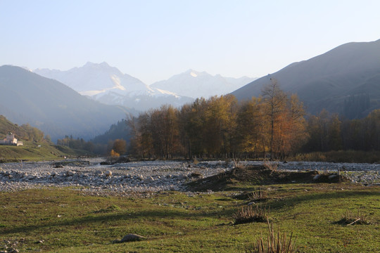 山区秋色