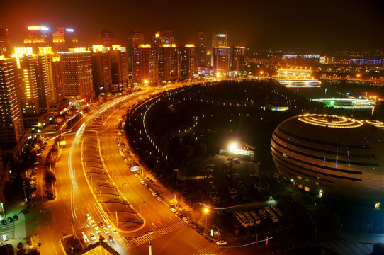 郑州郑东新区CBD车流夜景