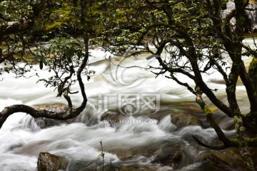 四川甘孜州木格措风光