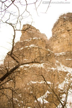 雪后山峰