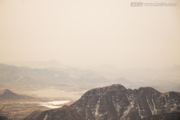 层峦叠嶂