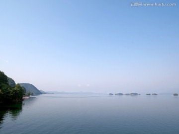 淳安千岛湖湖面岛屿全景