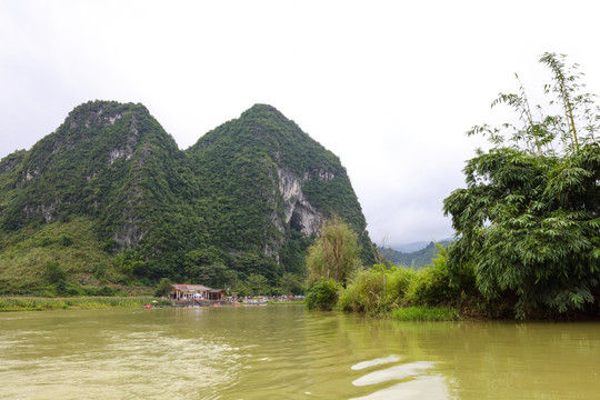 广西巴马百鸟岩 盘阳河