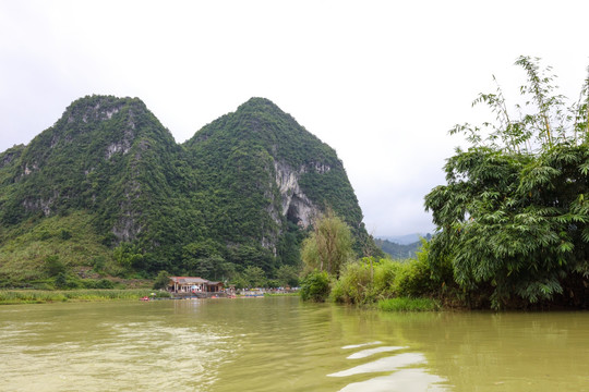 广西巴马百鸟岩 盘阳河