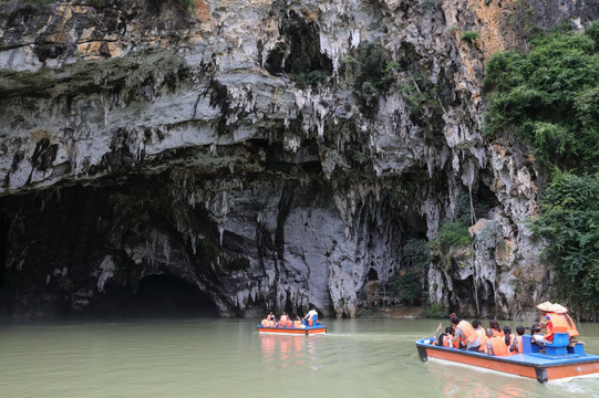 广西巴马百鸟岩 盘阳河 溶洞