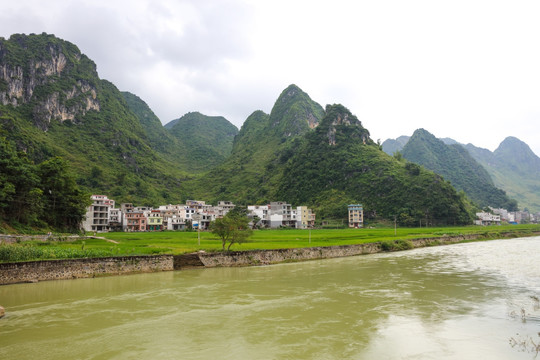 广西巴马风光 盘阳河 村庄