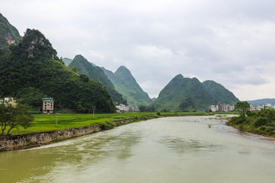 广西巴马风光 盘阳河 村庄