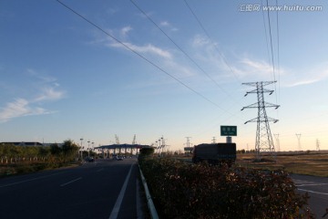 高速公路 电塔 高压线