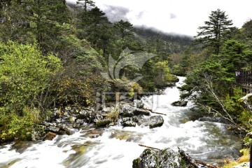 四川甘孜州木格措风光