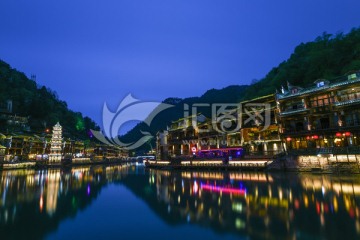 凤凰古镇夜景