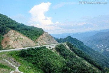 山路 深山