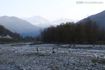 山沟暮色